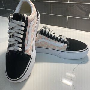 Old Skool pink Checkerboard platform Vans